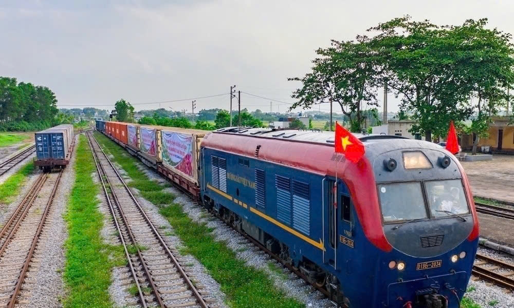 Lao Cai - Hanoi - Hai Phong railway project to break ground this December